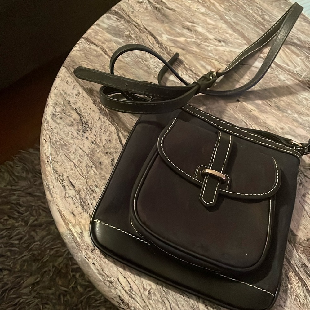 Dooney and Burke crossbody bag black.  Good condition